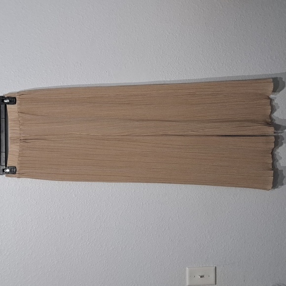 Gianni Bini Joni Plisse Elastic Waistband Coordinating Pants - Picture 9 of 14